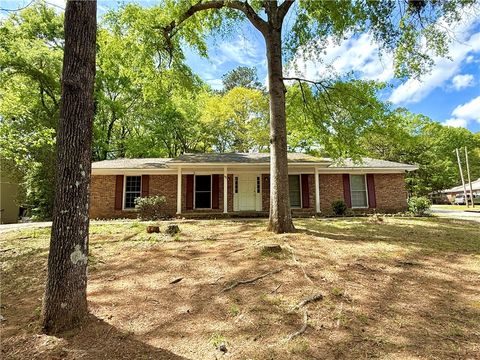 Photo of 100 OAK Street, Auburn, AL 36830 (MLS # 179692)