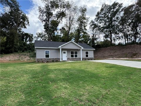 Photo of 813 CHERRY Drive, Lanett, AL 36863 (MLS # 177083)