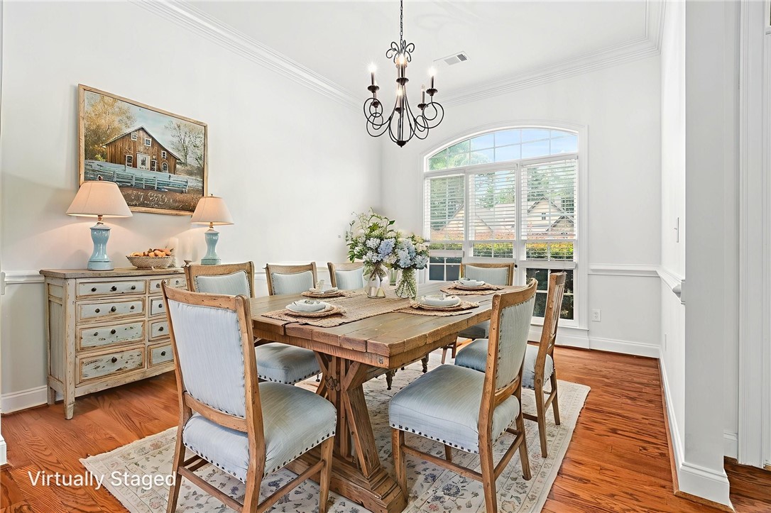 1817 ROANOKE Lane