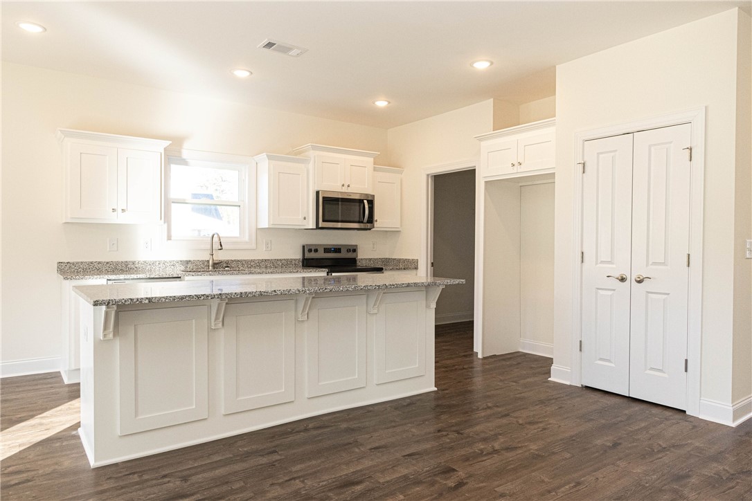 705 RIVERSIDE Estates