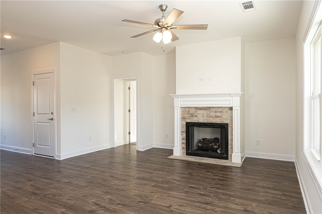 705 RIVERSIDE Estates