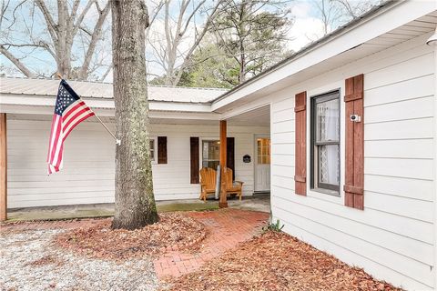 Photo of 274 LEE Road 446, Opelika, AL 36804 (MLS # 179342)