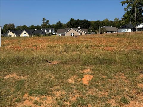 Lot 8 LONG LEAF Lane Opelika AL 36804