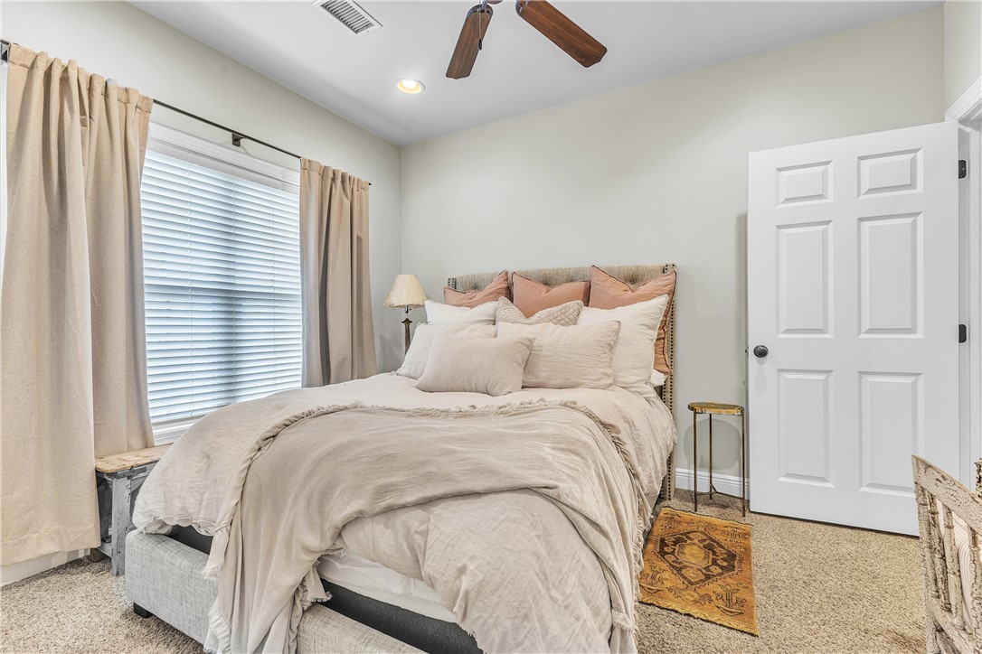 402 W MAGNOLIA Avenue 241