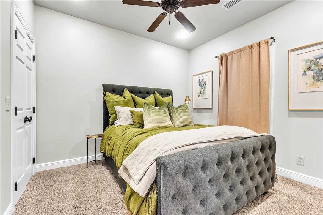 402 W MAGNOLIA Avenue 241