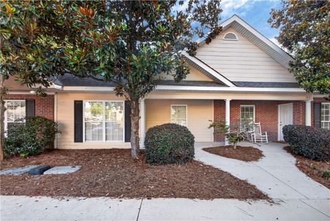 Photo of 1515 FITZPATRICK Avenue, Opelika, AL 36801 (MLS # 181194)