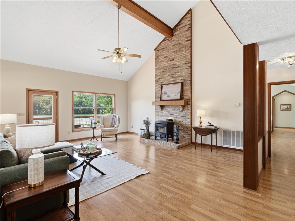 211 TANGLEWOOD Lane