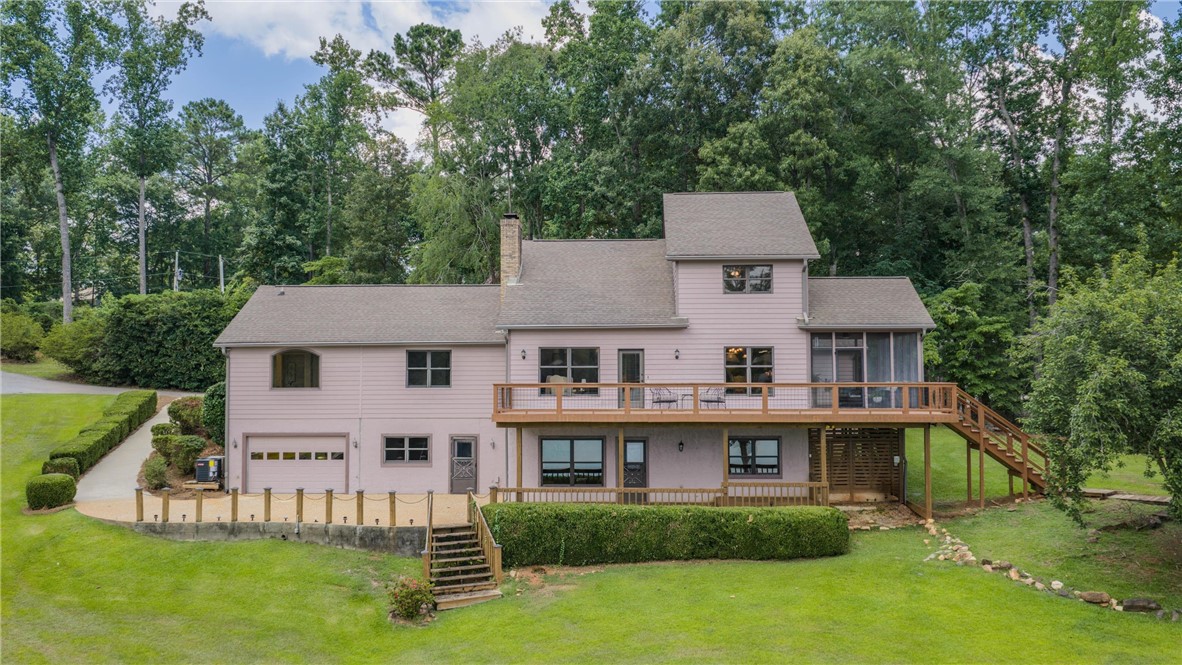 211 TANGLEWOOD Lane