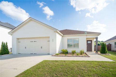 Photo of 409 BUSH CREEK Road, Opelika, AL 36804 (MLS # 181188)