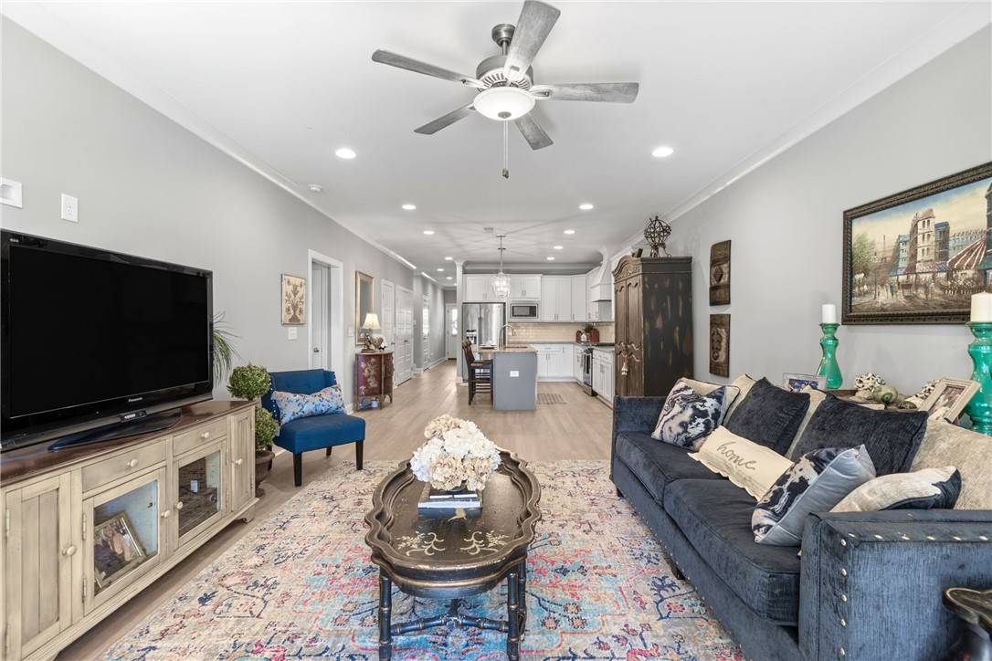 520 CLOVERDALE Drive