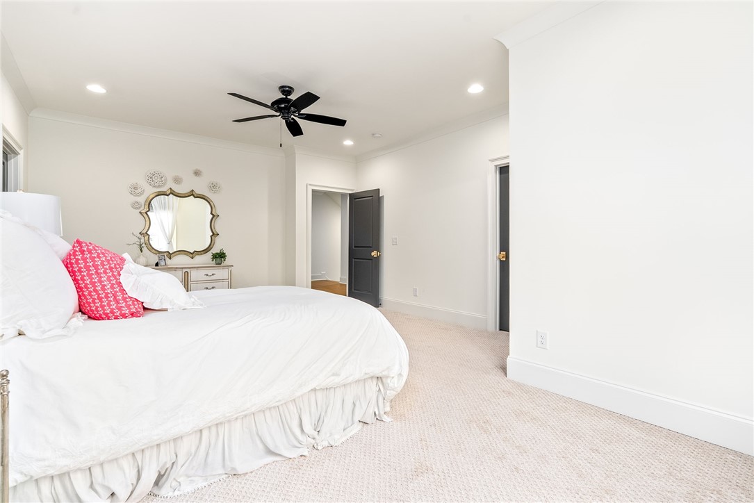 Auburn, Alabama 36830, United States, 5 Bedrooms Bedrooms, ,6 BathroomsBathrooms,Residential,Active,254159