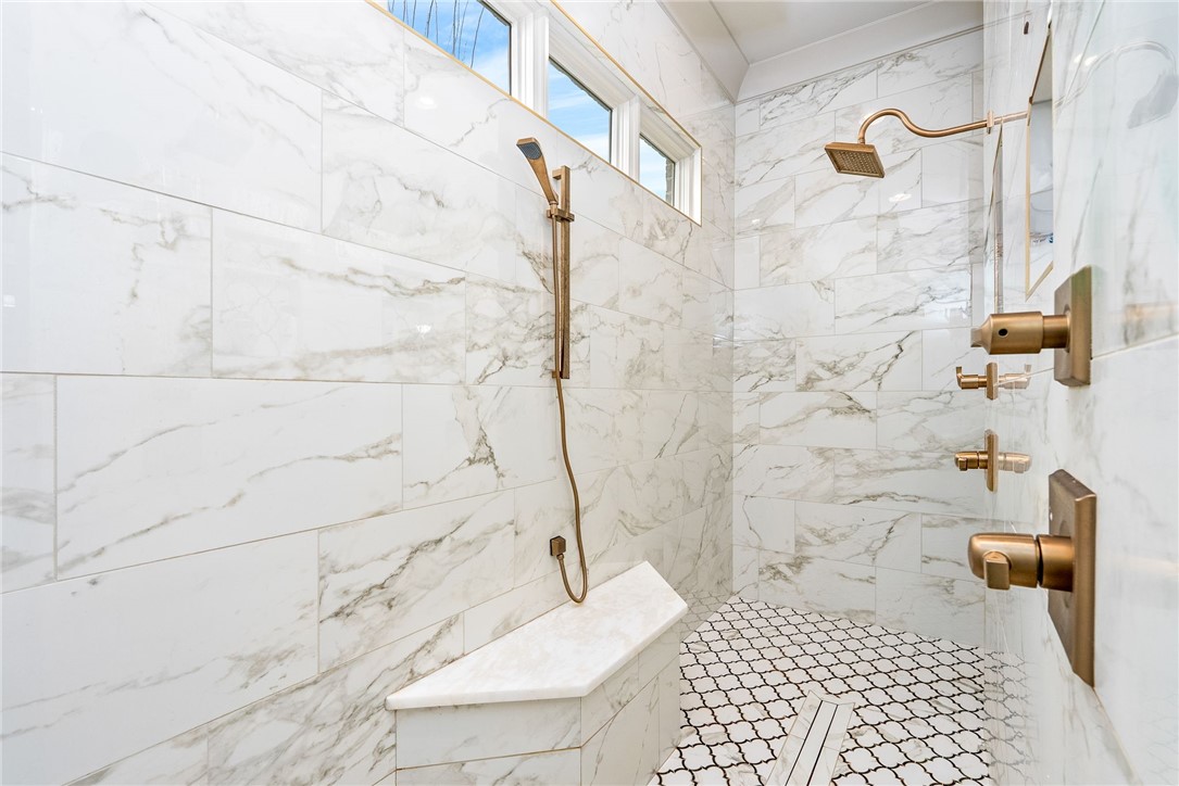 Auburn, Alabama 36830, United States, 5 Bedrooms Bedrooms, ,6 BathroomsBathrooms,Residential,Active,254159