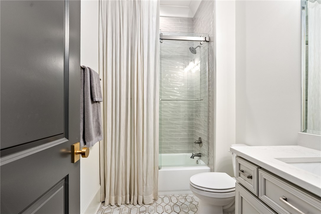 Auburn, Alabama 36830, United States, 5 Bedrooms Bedrooms, ,6 BathroomsBathrooms,Residential,Active,254159