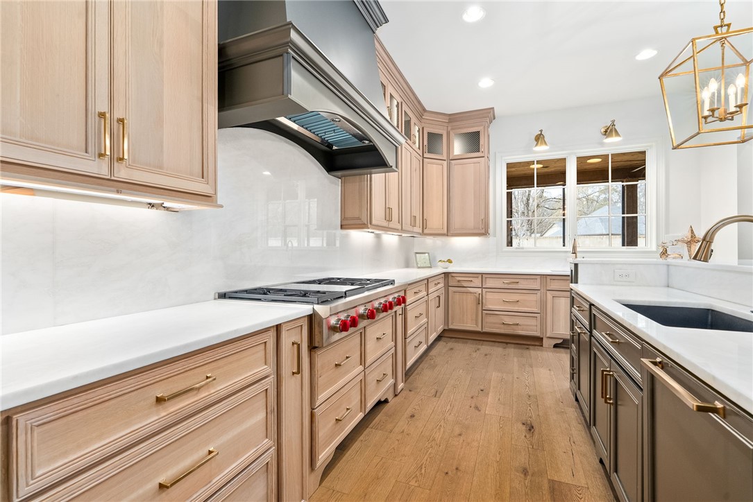 Auburn, Alabama 36830, United States, 5 Bedrooms Bedrooms, ,6 BathroomsBathrooms,Residential,Active,254159