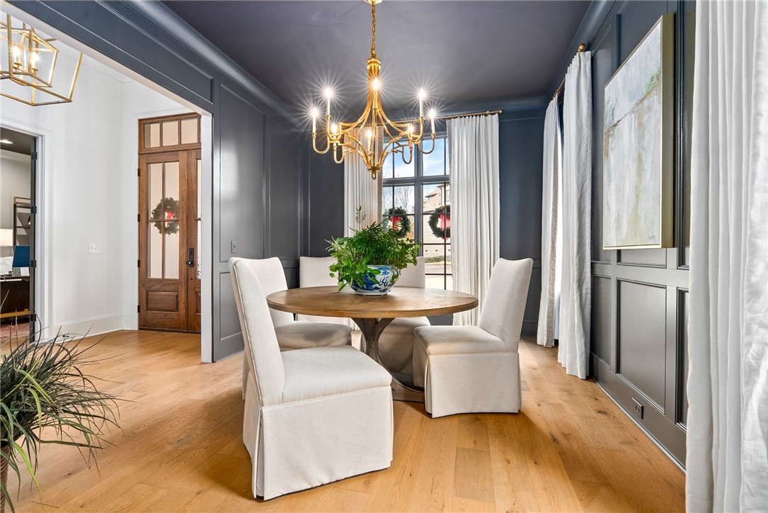 Auburn, Alabama 36830, United States, 5 Bedrooms Bedrooms, ,6 BathroomsBathrooms,Residential,Active,254159