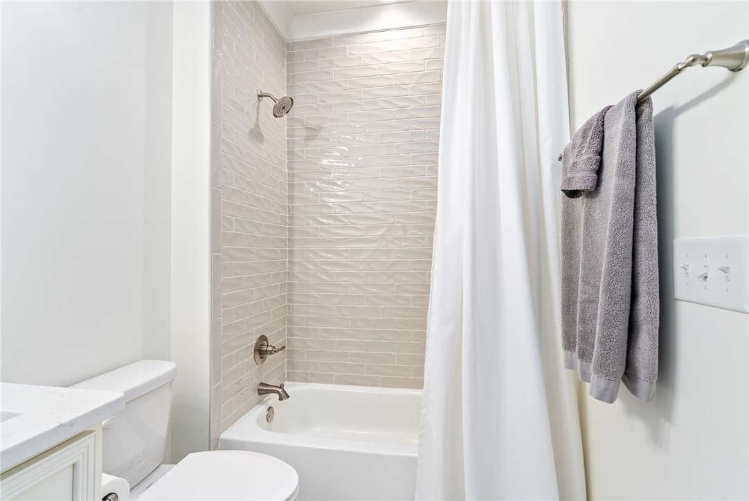 Auburn, Alabama 36830, United States, 5 Bedrooms Bedrooms, ,6 BathroomsBathrooms,Residential,Active,254159