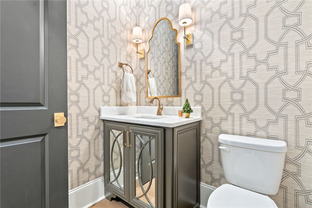 Auburn, Alabama 36830, United States, 5 Bedrooms Bedrooms, ,6 BathroomsBathrooms,Residential,Active,254159