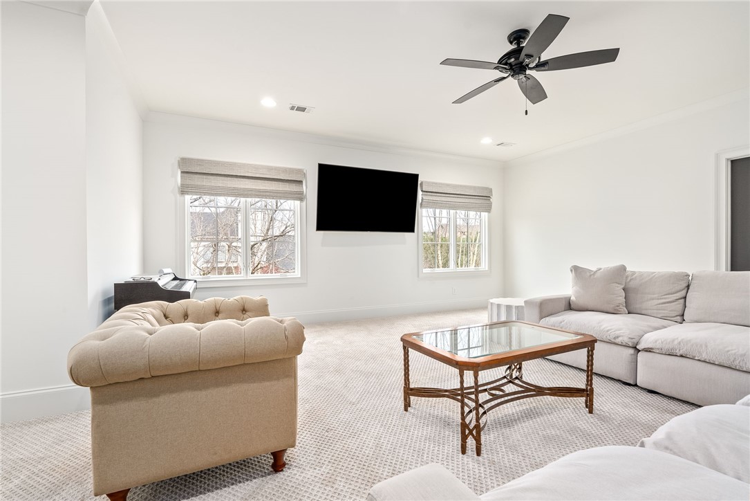 Auburn, Alabama 36830, United States, 5 Bedrooms Bedrooms, ,6 BathroomsBathrooms,Residential,Active,254159