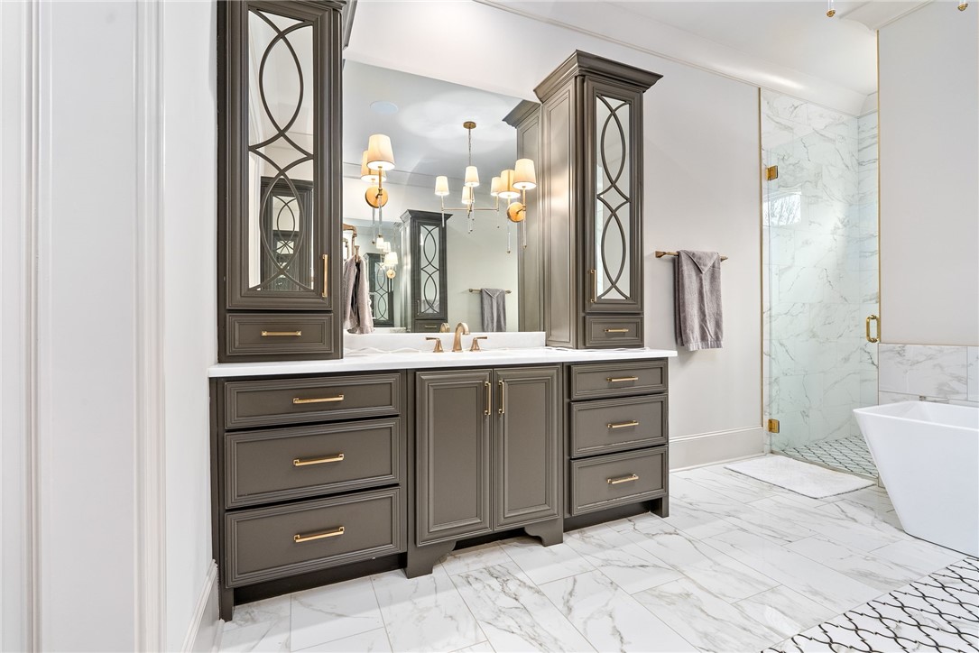 Auburn, Alabama 36830, United States, 5 Bedrooms Bedrooms, ,6 BathroomsBathrooms,Residential,Active,254159