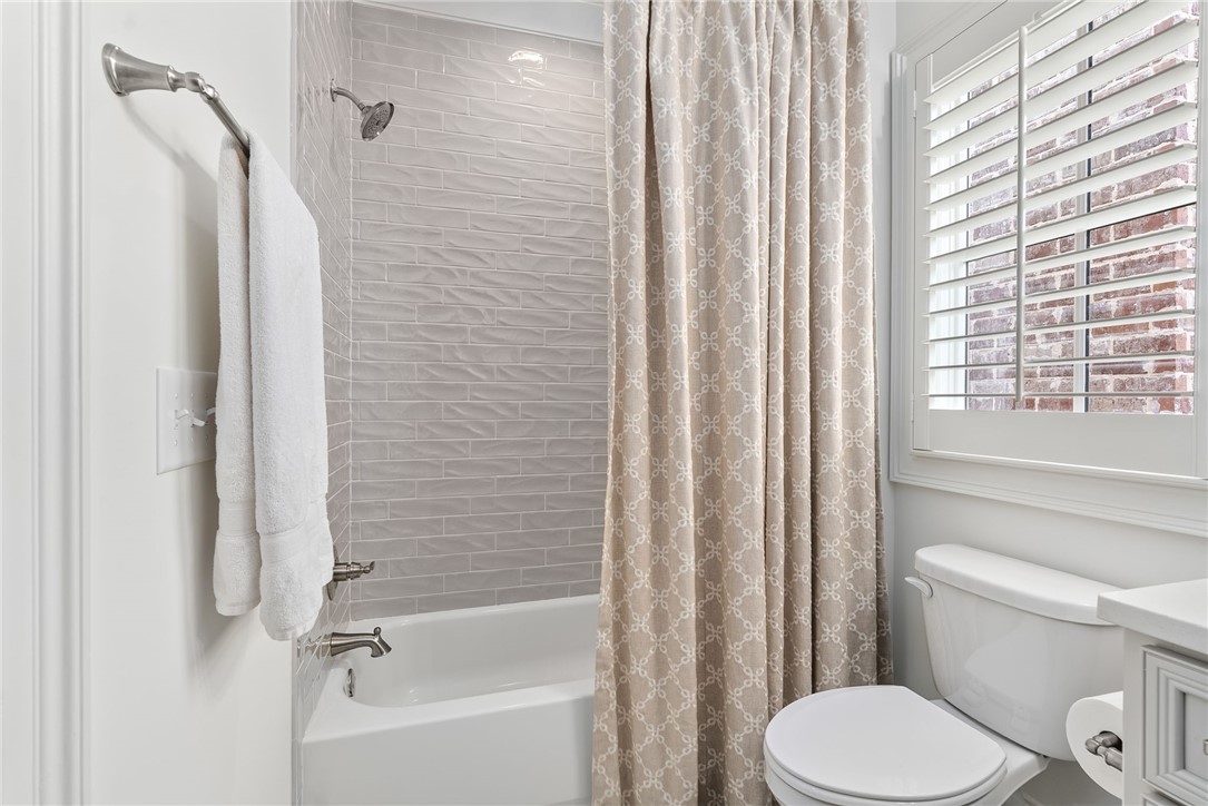 Auburn, Alabama 36830, United States, 5 Bedrooms Bedrooms, ,6 BathroomsBathrooms,Residential,Active,254159