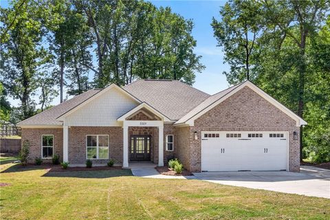 Photo of 5509 SUMMERVILLE Road, Phenix City, AL 36867 (MLS # 180172)