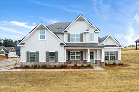 1464 ACADEMY Drive Auburn AL 36830