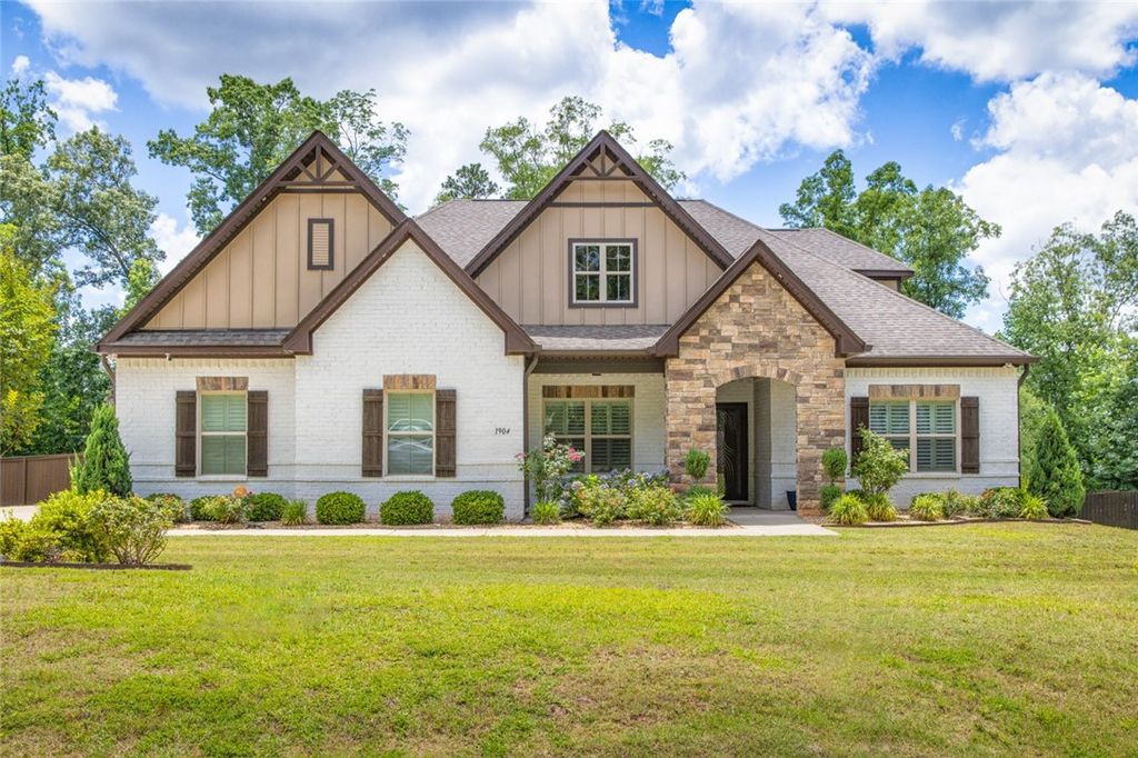Photo of 1904 ROCKY BROOK Road, Opelika, AL 36801 (MLS # 175436)