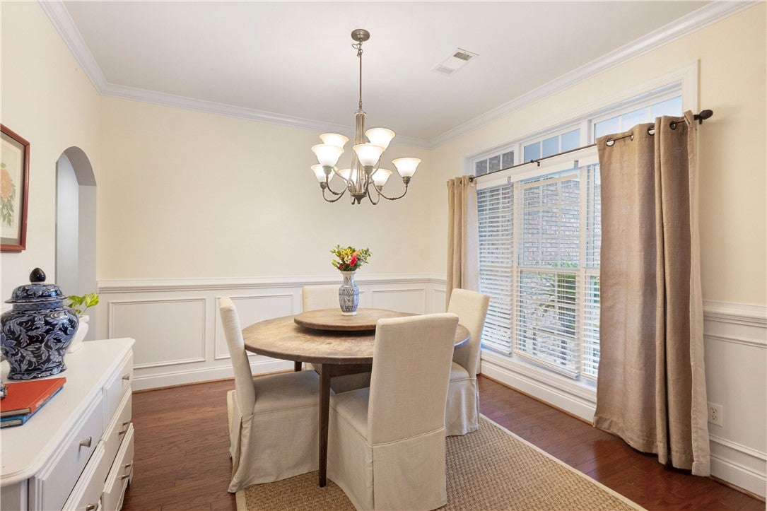 611 SHADOWWOOD Drive