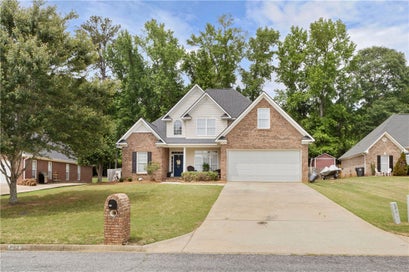611 SHADOWWOOD Drive Smiths Station AL 36877