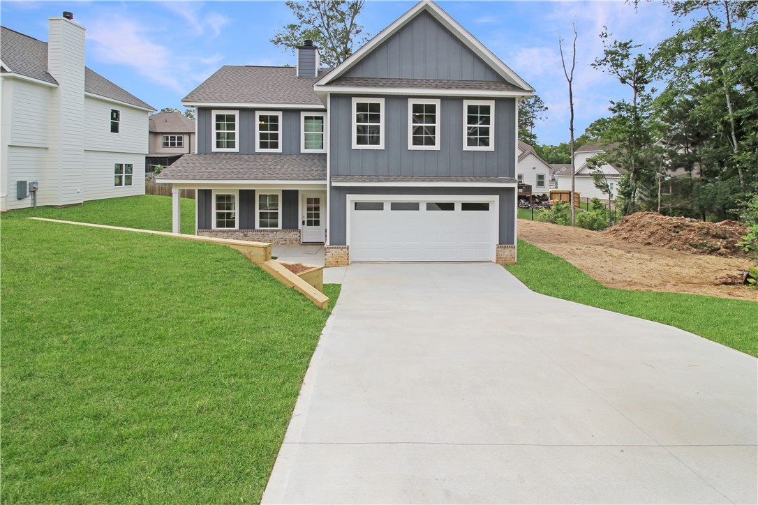 373 LIGHTNESS Drive