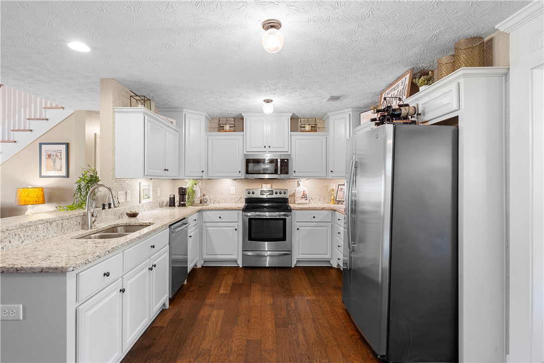 Opelika, Alabama 36801, United States, 3 Bedrooms Bedrooms, ,3 BathroomsBathrooms,Residential,Active,122197