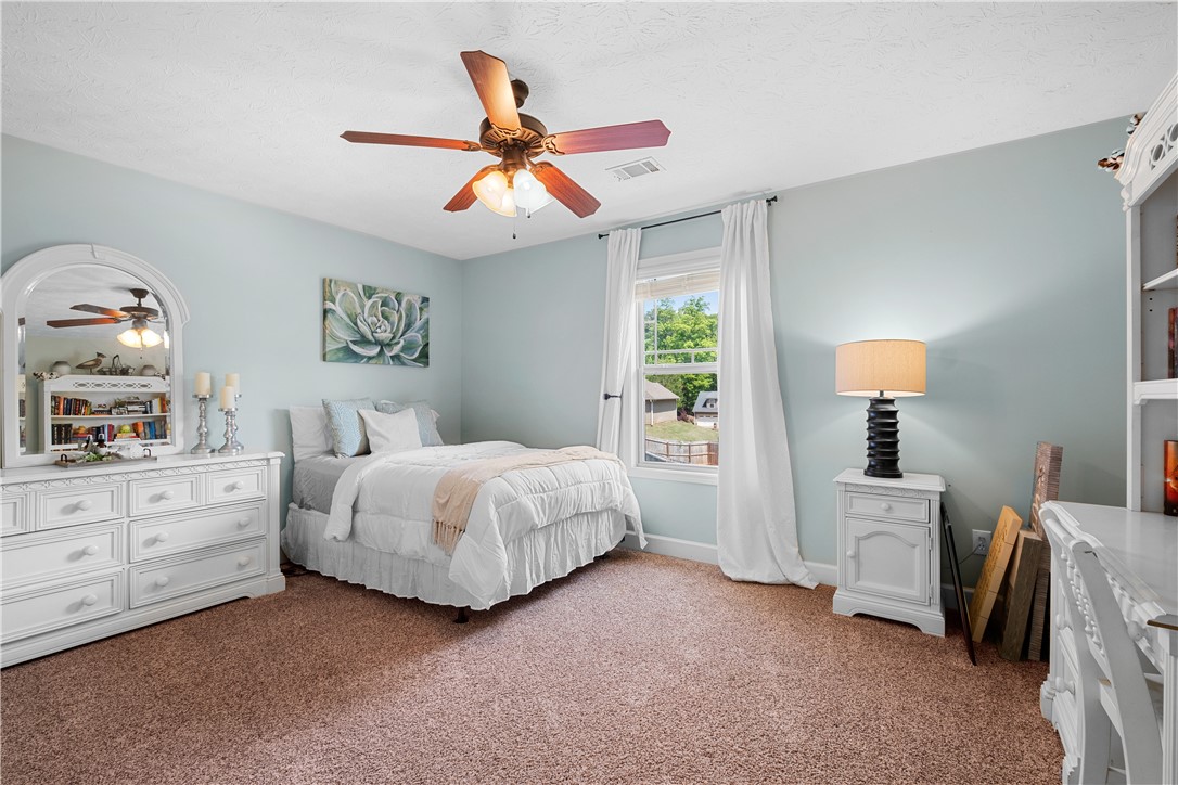 Opelika, Alabama 36801, United States, 3 Bedrooms Bedrooms, ,3 BathroomsBathrooms,Residential,Active,122197