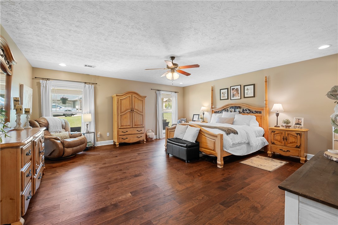 Opelika, Alabama 36801, United States, 3 Bedrooms Bedrooms, ,3 BathroomsBathrooms,Residential,Active,122197