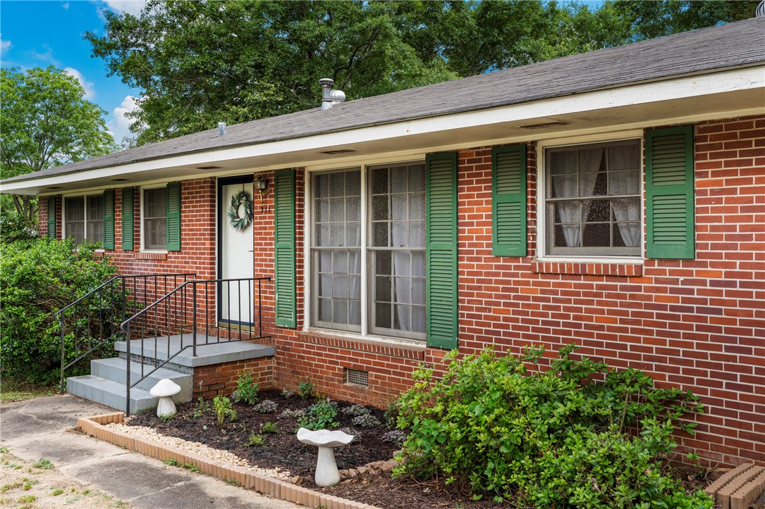 311 HIGHLAND Avenue