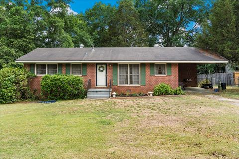 Photo of 311 HIGHLAND Avenue, Opelika, AL 36801 (MLS # 180232)