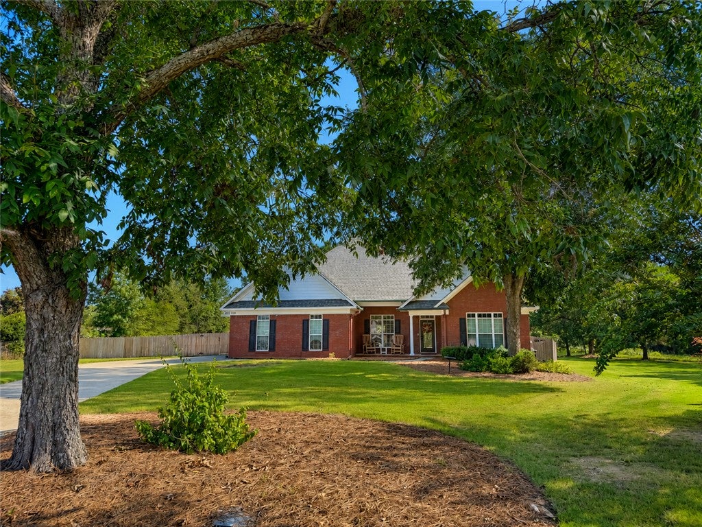 Photo of 1708 SOLAMERE Court, Auburn, AL 36830 (MLS # 181926)