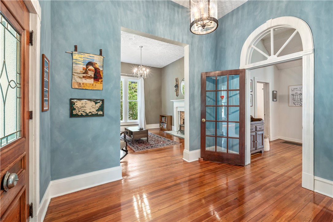 214 N 11TH Street