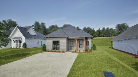 Photo of 67 SUMMER Street, Opelika, AL 36804 (MLS # 181154)