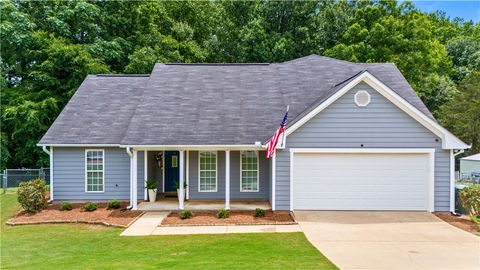 Photo of 1509 ALBERT Court, Opelika, AL 36801 (MLS # 180747)