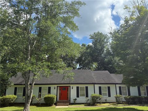 Photo of 1906 SW 8TH Street, Lanett, AL 36863 (MLS # 176040)