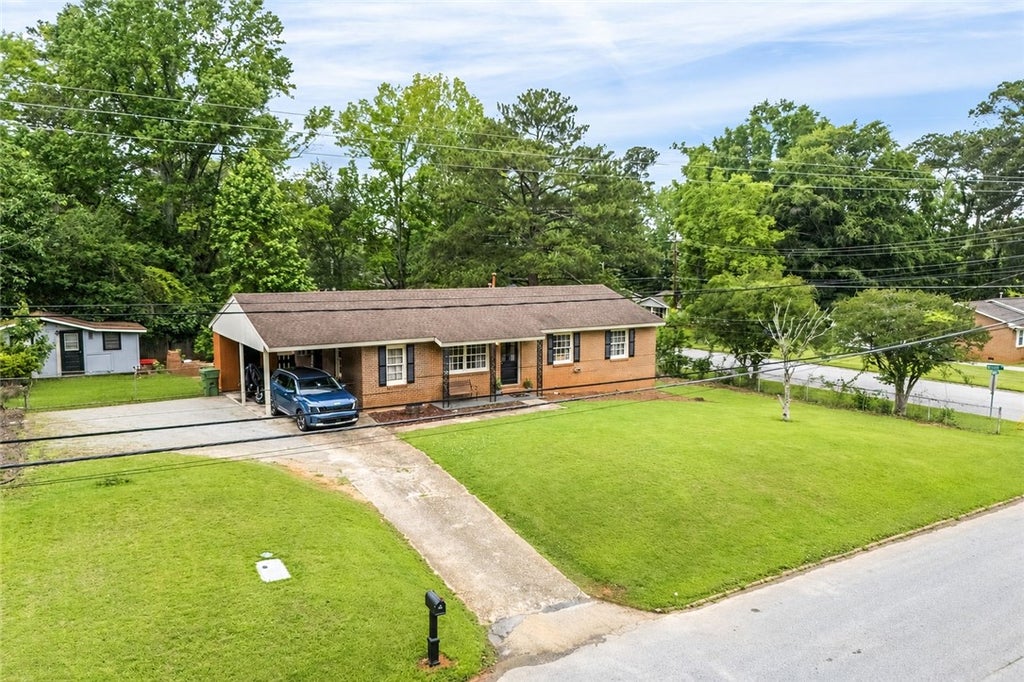 Photo of 2500 POPLAR Street, Opelika, AL 36801 (MLS # 181645)