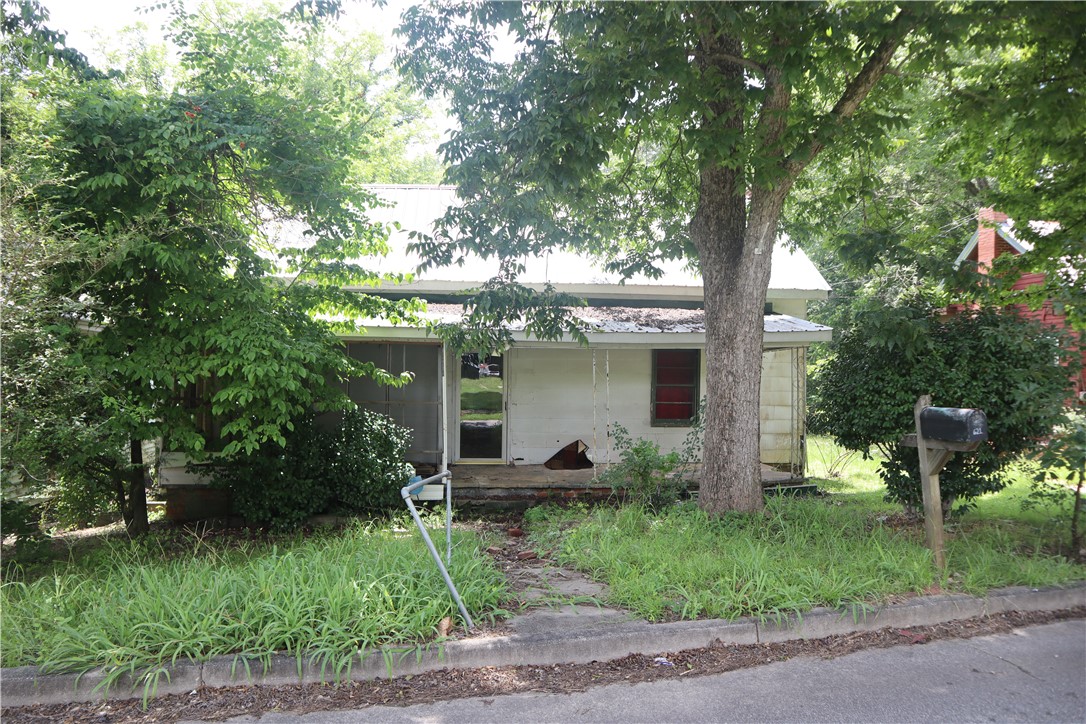 619-621 MARTIN LUTHER KING Drive
