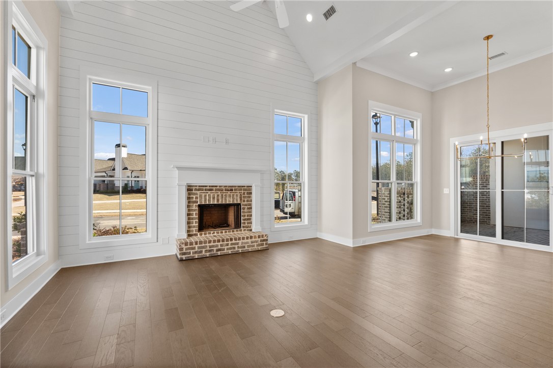 2044 DAWSON CORNER Loop