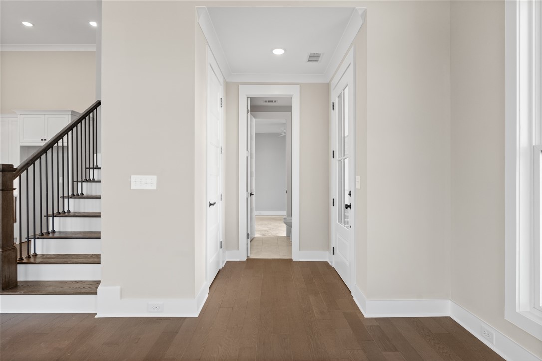 2044 DAWSON CORNER Loop