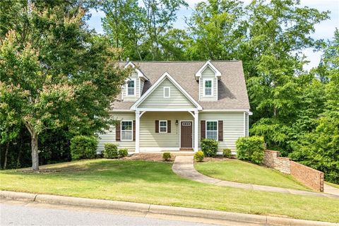 Photo of 2578 CHURCHILL Circle, Auburn, AL 36832 (MLS # 174591)