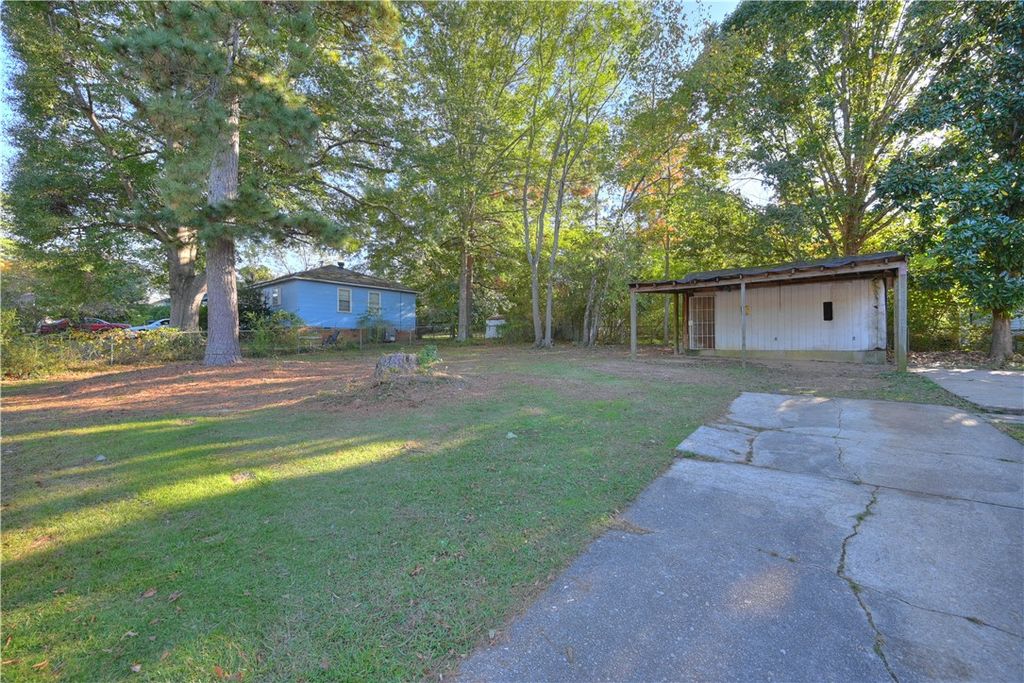 Photo of 2309 CRESTVIEW Street, Opelika, AL 36801 (MLS # 177462)