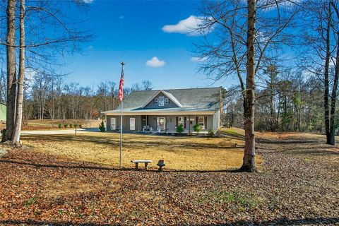 Photo of 570 County Road 79, Roanoke, AL 36274 (MLS # 178119)