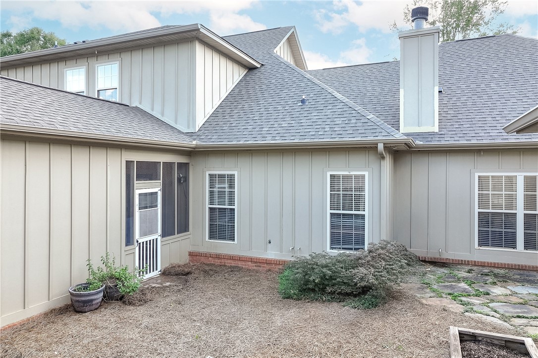 1630 ACADEMY Drive 404