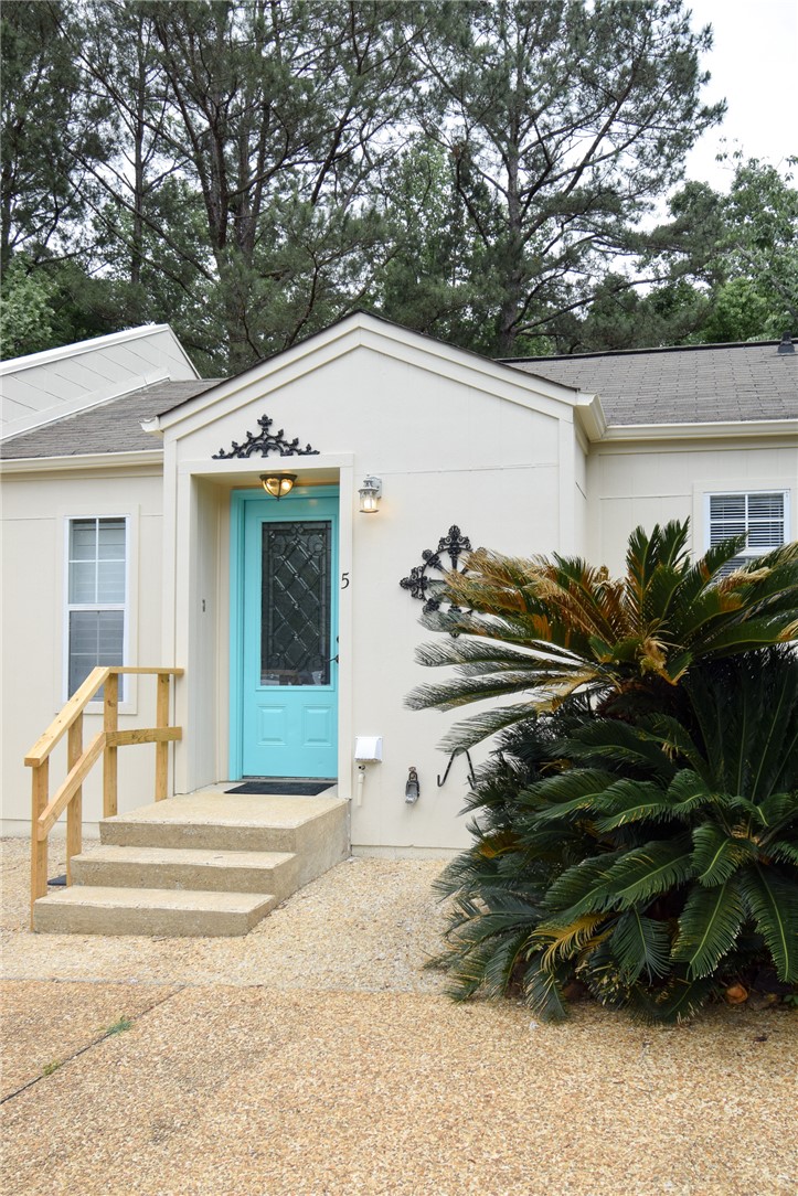 11 REDBUD Court