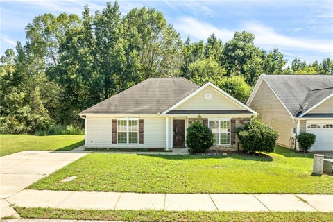 Photo of 1910 WINDING OAK Way, Opelika, AL 36804 (MLS # 182450)